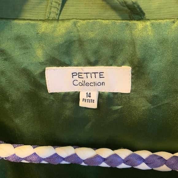 Light windbreaker jacket - Picture 4 of 4